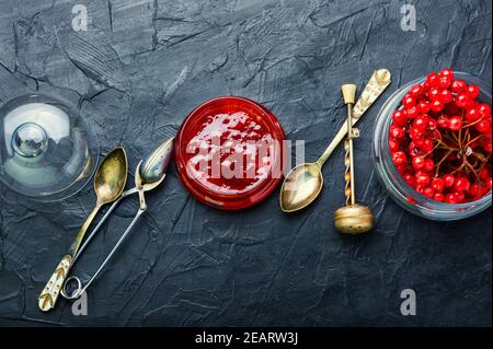 Obstkonfitüre in einem Glas Stockfoto