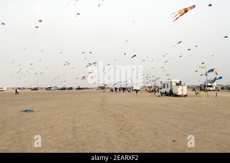 Appartementblocks, Grossdrachen, Winddrachen Stockfoto