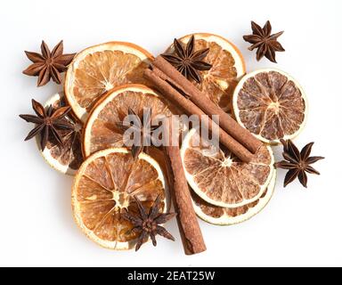 Weihnachtsgewusterze, Sternanis, Illicium verum, Zimt Stockfoto