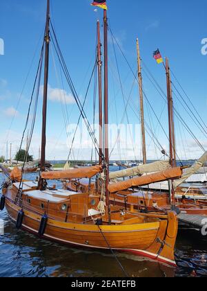 Zeesboot, Segelboot, Boddenlandschaft Stockfoto