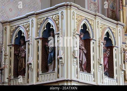 Die Evangelisten auf der Kanzel in der Kirche des hl. Matthäus in Stitar, Kroatien Stockfoto