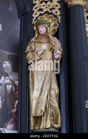 Heilige Teresa, Statue auf dem Altar unserer Lieben Frau von Leiden, Pfarrkirche der Unbefleckten Empfängnis der Jungfrau Maria in Lepoglava, Kroatien Stockfoto