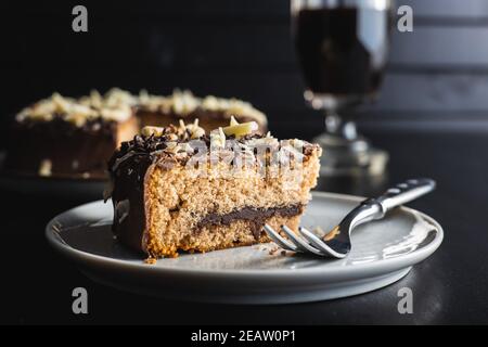 Süße Schokoladenkuchen. Kuchen mit Schokoladenstreuseln. Stockfoto