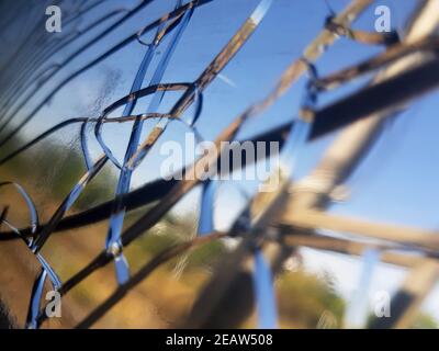 Nahaufnahme der Risse auf dem Glas eines Angezeigt Stockfoto