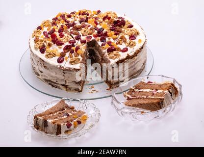 Lebkuchen Kuchen mit getrockneten Früchten bestreut Stockfoto