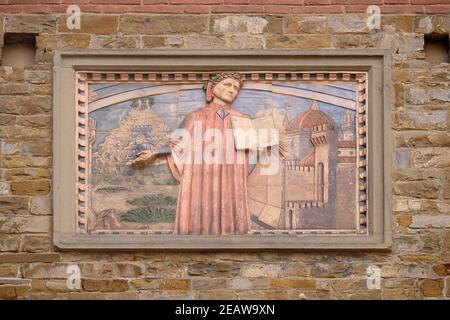 Dante Alighieri ist in vielen Platten entlang der Straßen von Florenz, Societa Dante Alighieri Gesellschaft Gebäude, Toskana, Italien vertreten Stockfoto