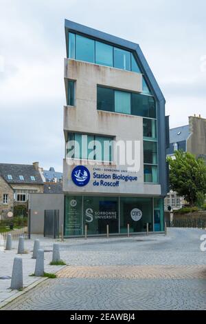 Roscoff, Frankreich - 28. August 2019: Roscoff Biologische Station - CNRS, Sorbonne Universität, Finistere Departement Bretagne Stockfoto