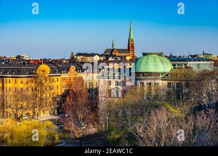 Luftaufnahme der Dächer von Stockholm mit der Kirche St. Clara, Schweden Stockfoto