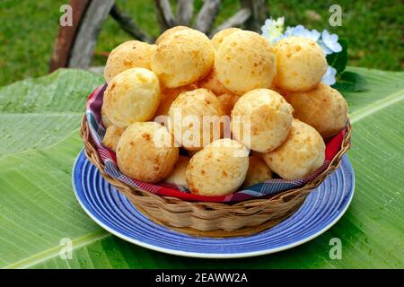 Brasilianisches Käsebrot, pao de queijo Stockfoto