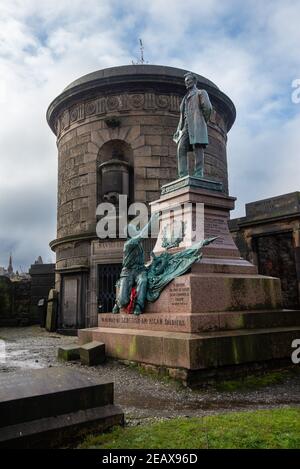 Grab von David Hume und das Denkmal für schottisch-Amerikaner, die im amerikanischen Bürgerkrieg kämpften, Old Calton Cemetery, Edinburgh Stockfoto