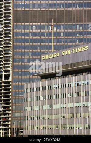 Chicago, Illinois, USA. Das alte Chicago Sun-Times Building am Chicago River. Stockfoto