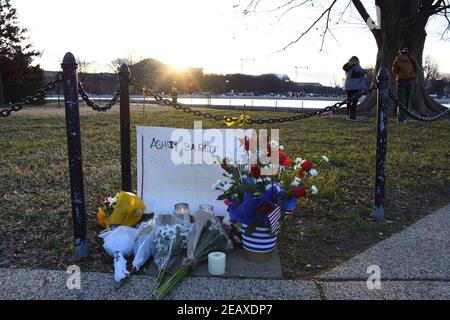 7. Januar 2021: Das provisorische Denkmal für Ashli Babbitt, der am 6.. Januar 2021 im US-Kapitol in Washington DC tödlich geschossen wurde Stockfoto