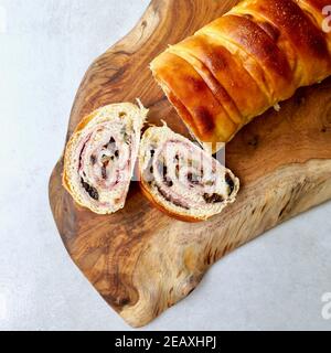 Pan de Jamon - venezolanisches Weihnachtsessen - Schinkenbrot Stockfoto