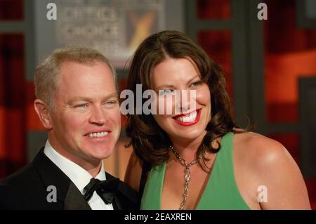 (L-R) Darsteller Neal McDonough und Ruve Robertson nehmen an den Critics' Choice Awards 13th im Santa Monica Civic Auditorium am 7. Januar 2008 in Los Angeles, Kalifornien, Teil. Stockfoto