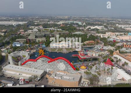 Eine Luftaufnahme von Disney California Adventure und Disneyland Park, Mittwoch, 10. Februar 2021, in Anaheim, Kalif. Stockfoto