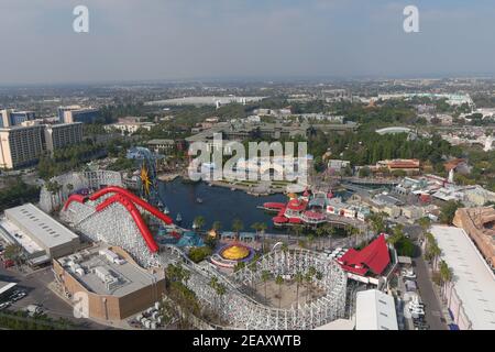 Eine Luftaufnahme von Disney California Adventure und Disneyland Park, Mittwoch, 10. Februar 2021, in Anaheim, Kalif. Stockfoto