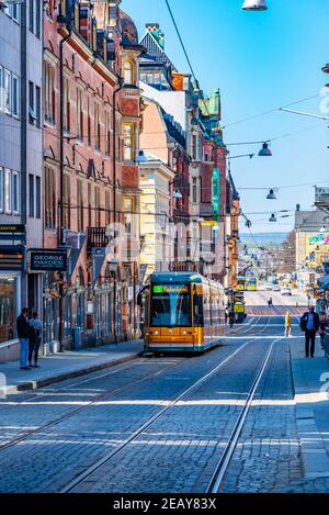 NORRKOPING, SCHWEDEN, 23. APRIL 2019: Blick auf die Drottninggatan Straße im Zentrum von Norrkoping, Schweden Stockfoto