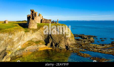 Tantallon Castle, Oxroad Bay, East Lothian, Schottland, Großbritannien Stockfoto