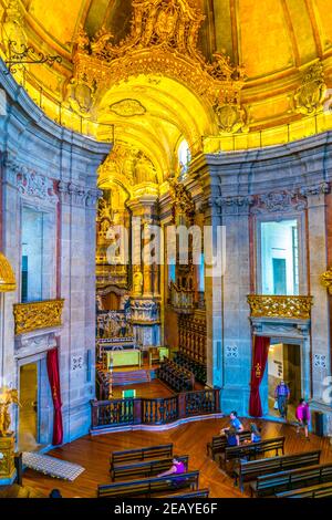 LISSABON, PORTUGAL, 3. SEPTEMBER 2016: Innenansicht der igreja dos clerigos in Porto, Portugal. Stockfoto