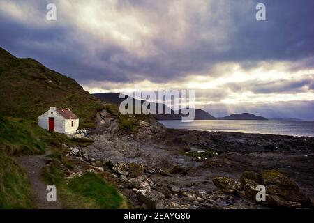 Winzige Fischerhütte in der Niarbyl Bucht an der Westküste Der Isle of man Stockfoto