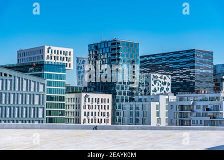 OSLO, NORWEGEN, 15. APRIL 2019: Skyline von Wolkenkratzern in Oslo, Norwegen Stockfoto