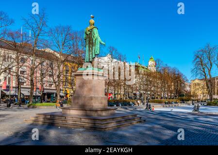 OSLO, NORWEGEN, 15. APRIL 2019: Statue von Henrik Wergeland in Oslo, Norwegen Stockfoto