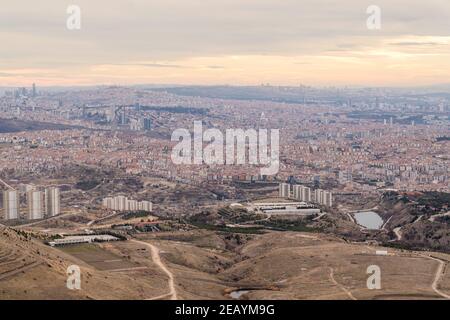 Panoramablick auf Ankara vom Hügel Huseyin Gazi Stockfoto