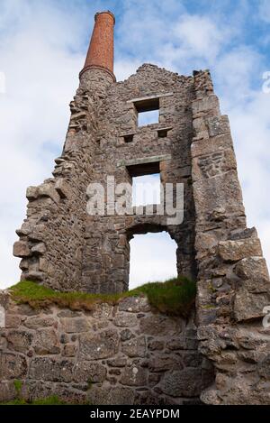 Die Überreste des Carn Galver-Maschinenhauses und der Mine, Cornwall, Großbritannien Stockfoto