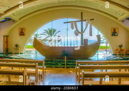 MAGDALA, ISRAEL, 15. SEPTEMBER 2018: Innenraum einer neuen Kirche in der Nähe der Ruinen von Magdala in Israel gebaut Stockfoto