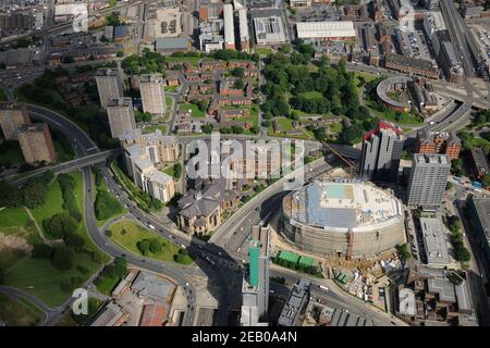 Luftaufnahmen von Leeds, einschließlich der ersten Direct Arena (auch bekannt als Leeds Arena) im Bau, Leeds, West Yorkshire Stockfoto