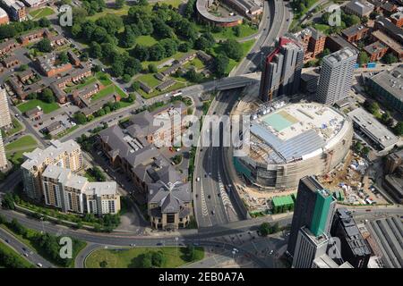 Luftaufnahmen von Leeds, einschließlich der ersten Direct Arena (auch bekannt als Leeds Arena) im Bau, Leeds, West Yorkshire Stockfoto