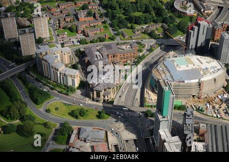 Luftaufnahmen von Leeds, einschließlich der ersten Direct Arena (auch bekannt als Leeds Arena) im Bau, Leeds, West Yorkshire Stockfoto