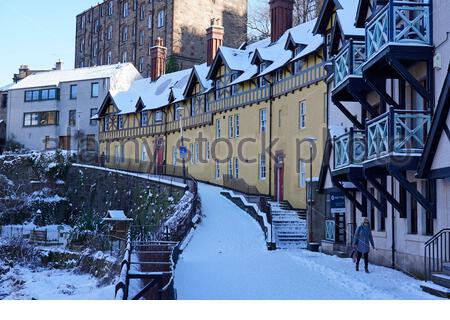 Edinburgh, Schottland, Großbritannien. Februar 2021, 11th. Historisches Dean Village eisig und schneebedeckt. Kredit: Craig Brown/Alamy Live Nachrichten Stockfoto