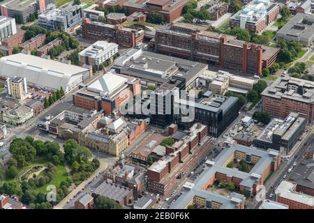 Luftaufnahmen von der Manchester Metropolitan University, einschließlich der Manchester School of Art und der Manchester Metropolitan University Business School Stockfoto