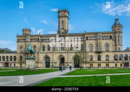 HANNOVER, 29. APRIL 2018: Blick auf das historische Gebäude der Leibnitz Universität in Hannover Stockfoto