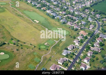 Luftaufnahme des Hawks Landing Golfplatzes und der Nachbarschaft, Madison, Wisconsin. Stockfoto