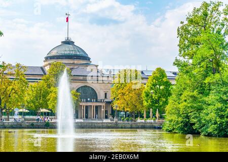 WIESBADEN, 17. AUGUST 2018: Blick auf das Kurhaus in Wiesbaden Stockfoto