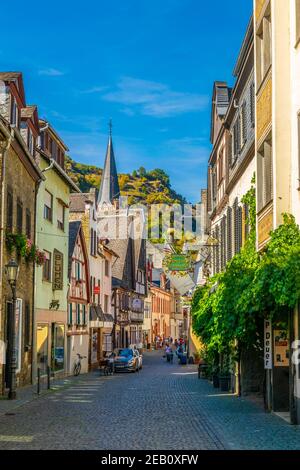 BACHARACH, DEUTSCHLAND, 16. AUGUST 2018: Blick auf eine Straße im Zentrum von Bacharach Stockfoto