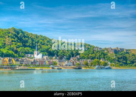 ST. GOAR, 16. AUGUST 2018: Blick auf die Uferpromenade von St. Goar Stockfoto