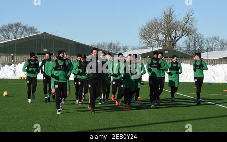 Tranent, Ormiston, East Lothian.Schottland. UK .11th Feb 21 Hibernian FC Fitness Coach, Colin Clancy, Squad Training Session für das schottische Premiership Match weg zu Ross County Credit: eric mccowat/Alamy Live News Stockfoto