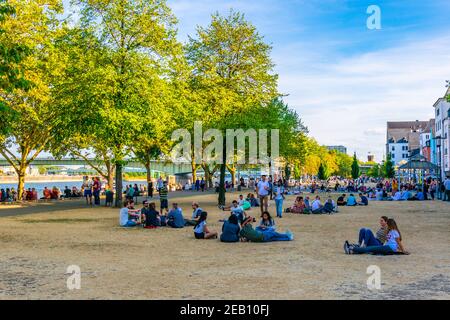 KÖLN, 11. AUGUST 2018: Uferpromenade in Köln Stockfoto