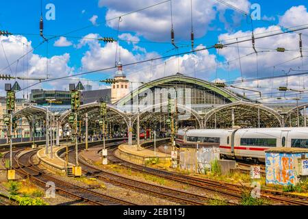 KÖLN, 11. AUGUST 2018: Bahnhof in Köln, Deutschland Stockfoto