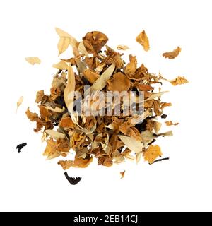 Getrocknete Teeblätter mit Kräutern, Blumen, Beeren, Früchte isoliert auf weißem Hintergrund Stockfoto