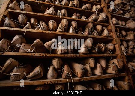 John Lobb, Hersteller feinster handgefertigter Schuhe und Stiefel, Mayfair, London, England, Großbritannien Stockfoto