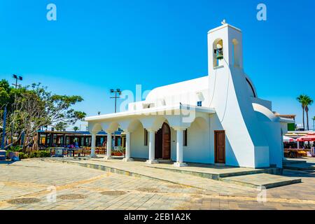 AGIA NAPA, ZYPERN, 15. AUGUST 2017: Kirche in Agia Napa auf Zypern Stockfoto