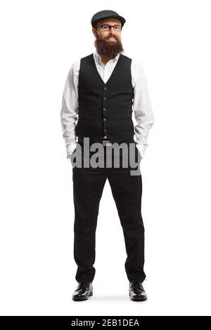 Ganzkörperportrait eines bärtigen Mannes in Weiß shirt und schwarze Weste isoliert auf weißem Hintergrund Stockfoto