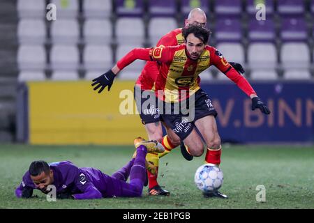 ANTWERPEN, BELGIEN - 11. FEBRUAR: Musashi Suzuki von Beerschot VA, Thibaut Peyre von KV Mechelen während des Croky Cup Spiels zwischen Beerschot und KV Mechelen im Olympiastadion am 11. Februar 2021 in Antwerpen, Belgien (Foto: Perry van de Leuvert/Orange Pictures) Stockfoto