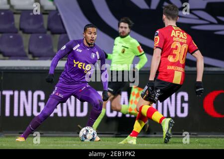 ANTWERPEN, BELGIEN - 11. FEBRUAR: Musashi Suzuki von Beerschot VA, Jordi Vanlerberghe von KV Mechelen während des Croky Cup Spiels zwischen Beerschot und KV Mechelen im Olympiastadion am 11. Februar 2021 in Antwerpen, Belgien (Foto: Perry van de Leuvert/Orange Pictures) Stockfoto