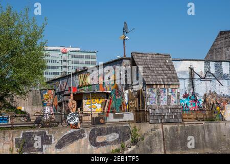 Berlin Deutschland - April 20. 2018: Nachtclub am Ufer der Spree Stockfoto