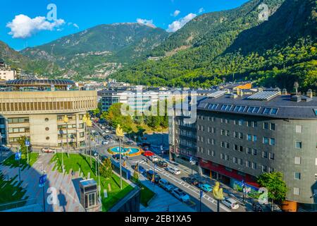 ANDORRA LA VELLA, ANDORRA, 29. SEPTEMBER 2017: Luftaufnahme des Platzes von sieben Dichtern in Andorra la Vella Stockfoto